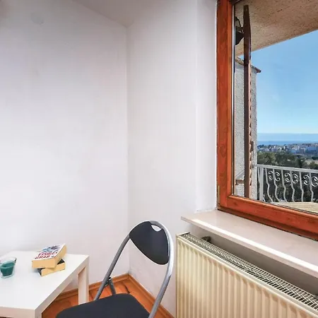 Two-bedroom In Apartment Split